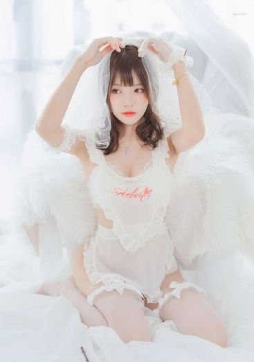 电影《睫毛膏2》美国版_乱人伦精品视频在线观看